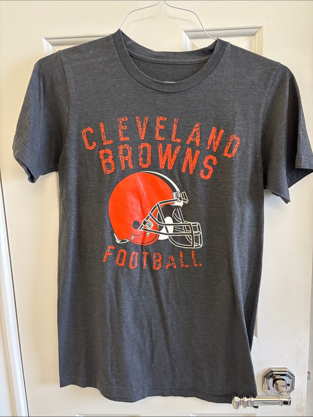 Majestic Cleveland Browns Gray Tee with Orange Helmet Graphic